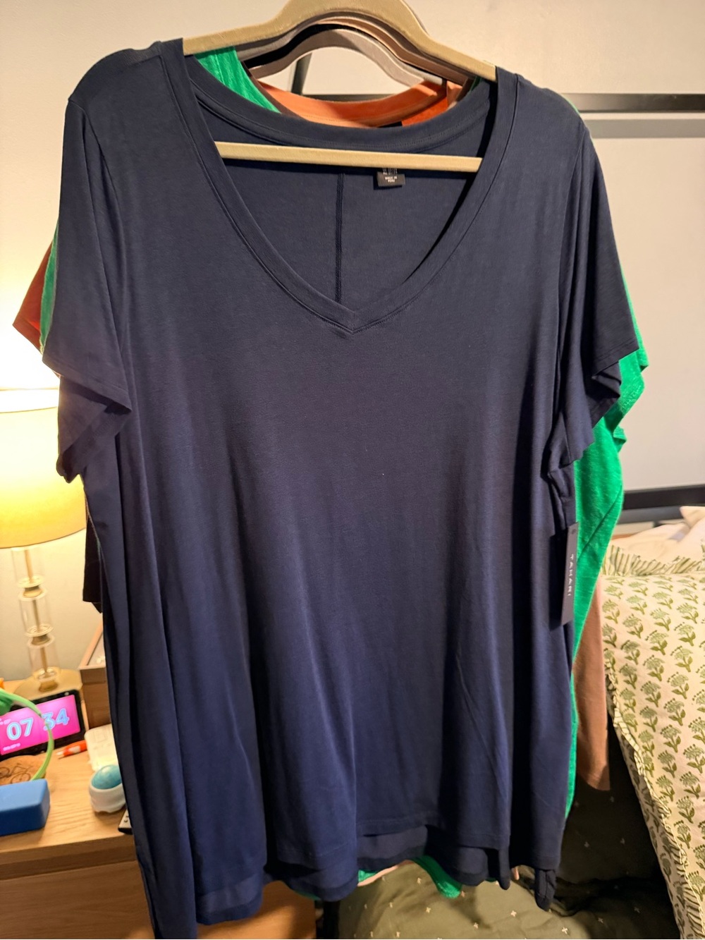 Tahari Navy V-Neck Short Sleeve Top